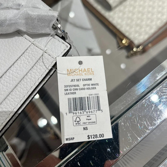 Small Pebbled Leather Chain Card Case - Picture 6 of 6